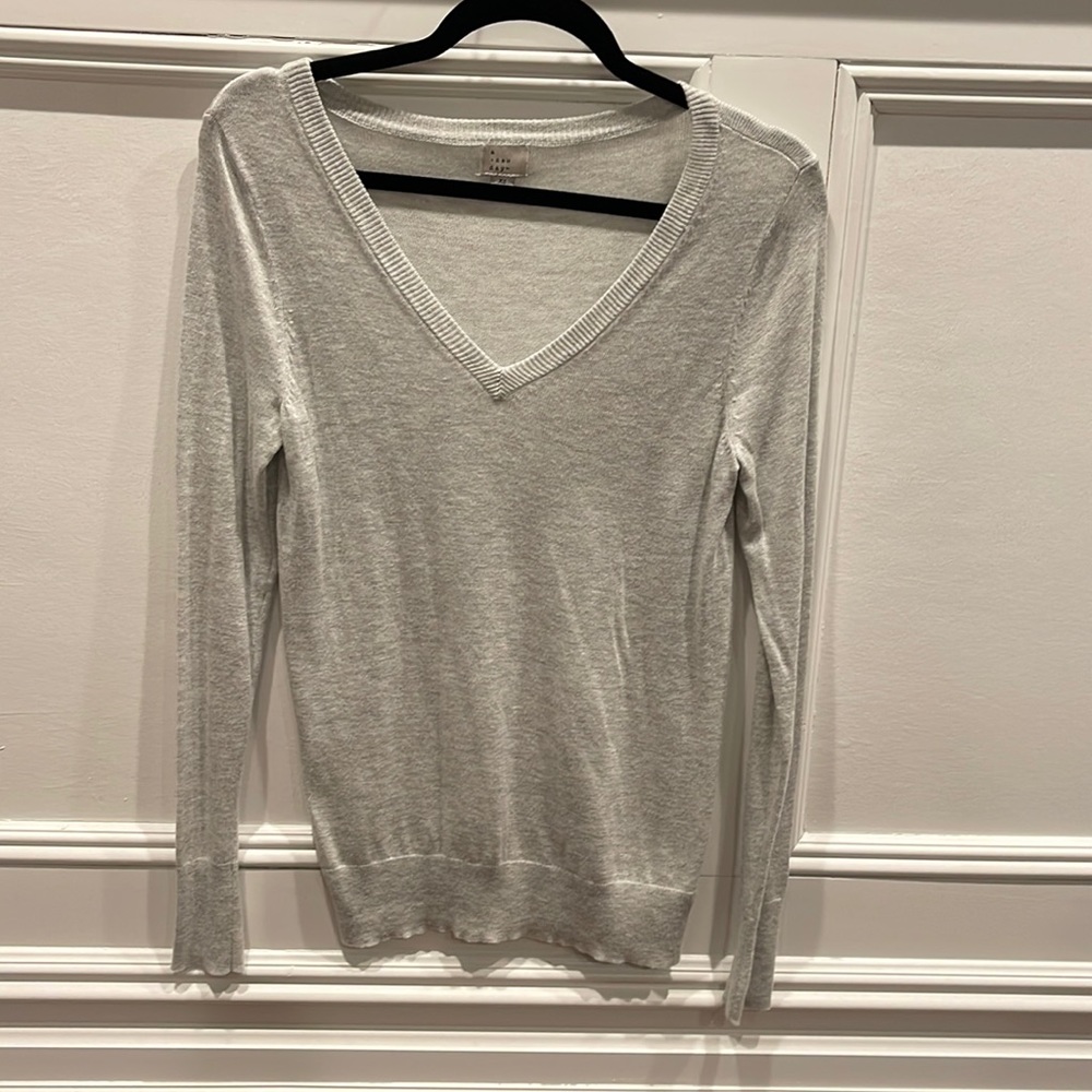 Women’s V-neck sweater new without tags, never worn